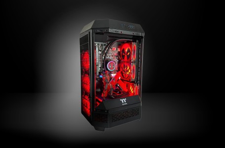 PC Gamer personalizado com tema Deadpool e design exclusivo.