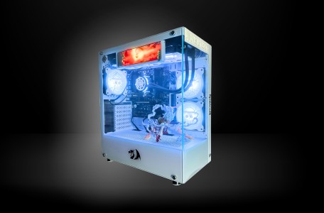 PC Gamer personalizado com tema One Piece e design exclusivo.